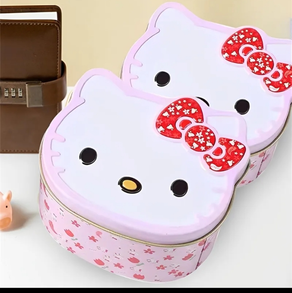 2 Hello Kitty Tins